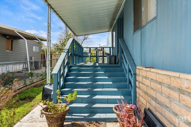 view of front of house featuring a carport