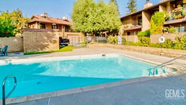 4208 Tierra Verde St Unit 2, Bakersfield, CA 93301 - view of community pool