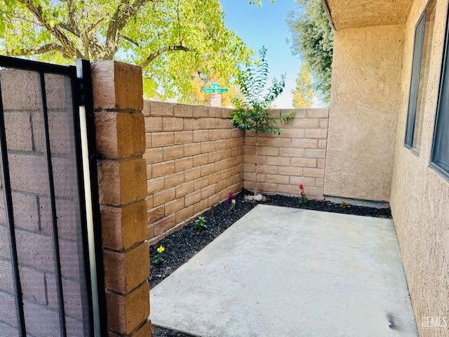 4208 Tierra Verde St Unit 2, Bakersfield, CA 93301 - view of patio / terrace