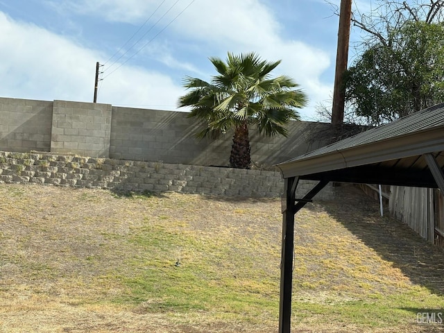 5308 Eastridge Ct, Bakersfield, CA 93306 - view of yard