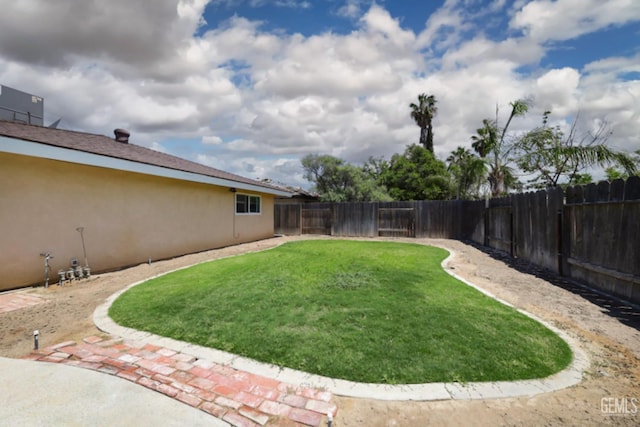 3717 Basin Ave, Bakersfield, CA 93309 - view of yard