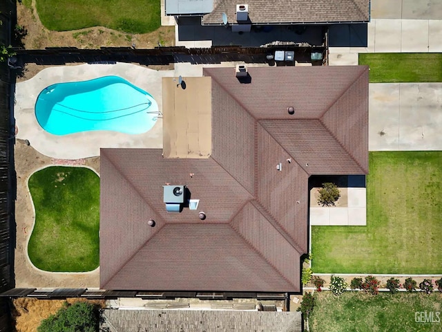 3717 Basin Ave, Bakersfield, CA 93309 - bird's eye view of a pool area