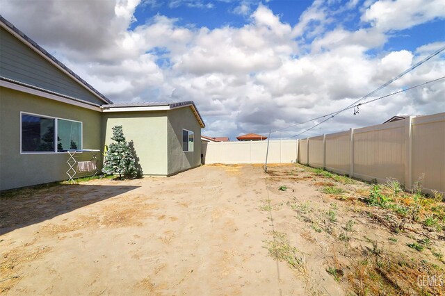 10213 Breitenbush Ave, Bakersfield, CA 93311 - view of fenced backyard