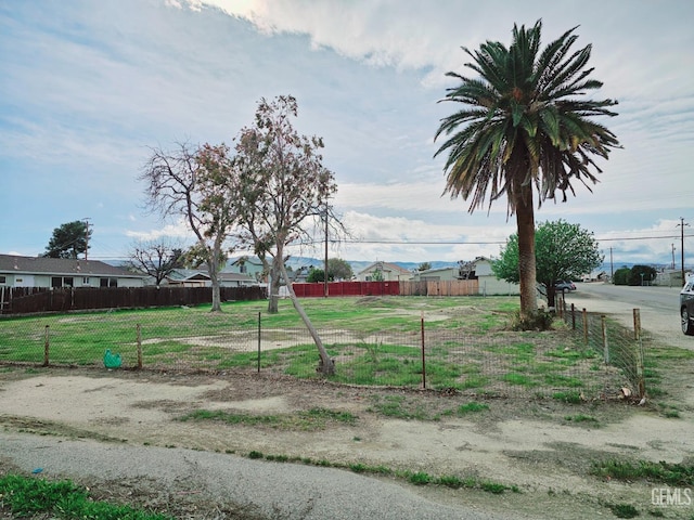 217 Pierce St, Taft, CA 93268 - photo 1