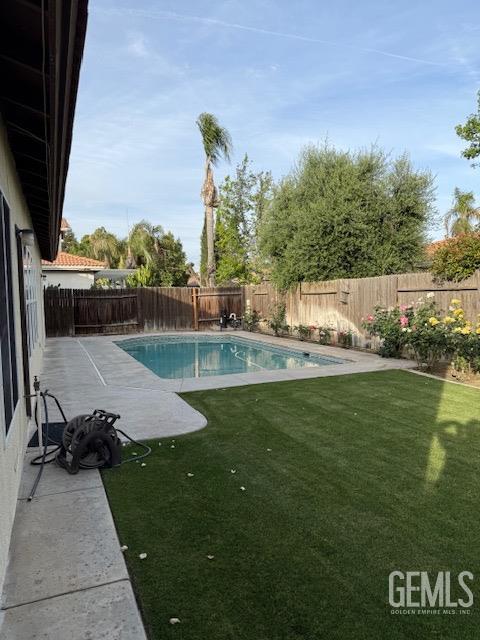 11615 Marazion Hill Ct, Bakersfield, CA 93311 - view of pool with a patio