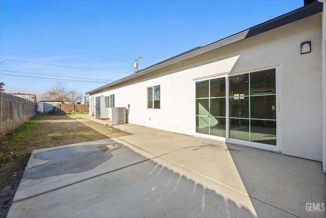 3409 Lotus Ln, Bakersfield, CA 93307 - fenced backyard with a patio