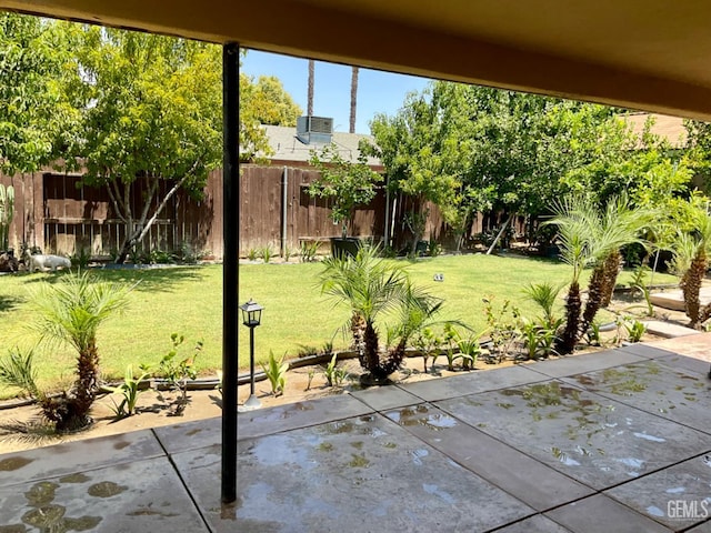 1904 Raymond A Spruance Ct, Bakersfield, CA 93304 - view of patio