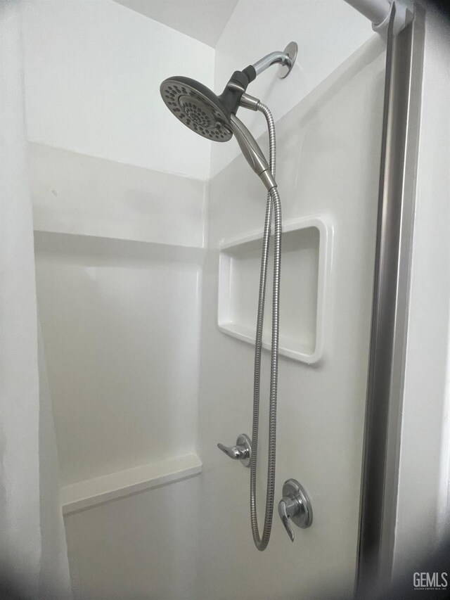 820 Park St, Lodi, CA 95240 - bathroom view of a shower