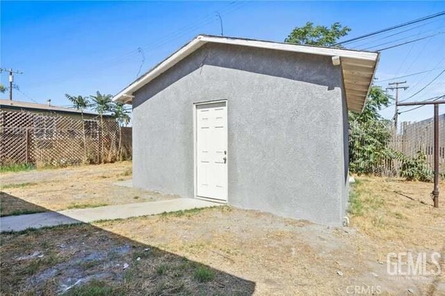 301 Kincaid St, Bakersfield, CA 93307 - view of outbuilding