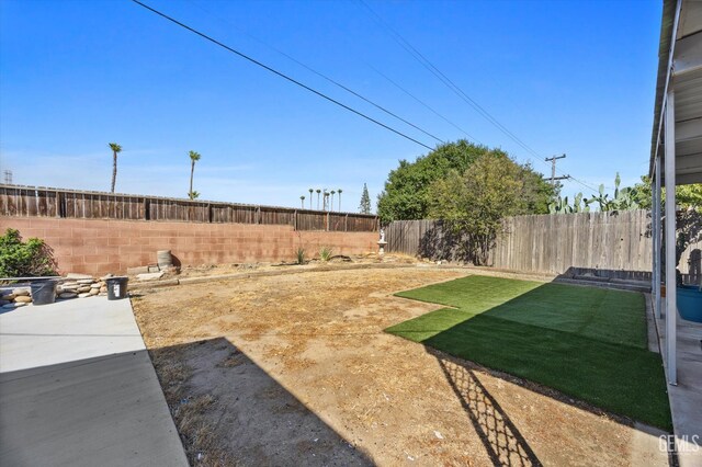 4418 Kevin Dr, Bakersfield, CA 93308 - view of fenced backyard