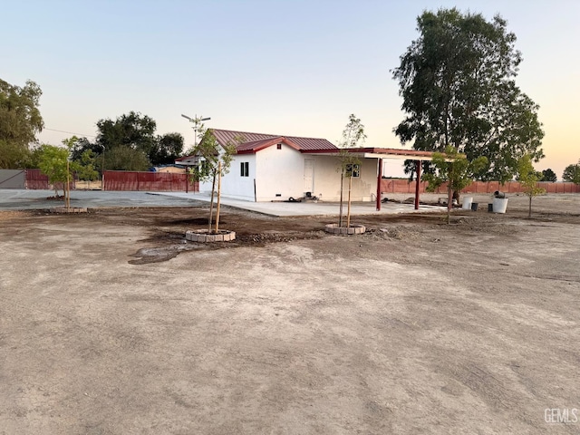 28112 Pond Rd, Wasco, CA 93280 - view of front of property with a metal roof