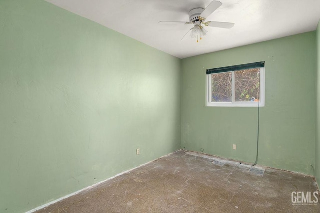 empty room with a ceiling fan