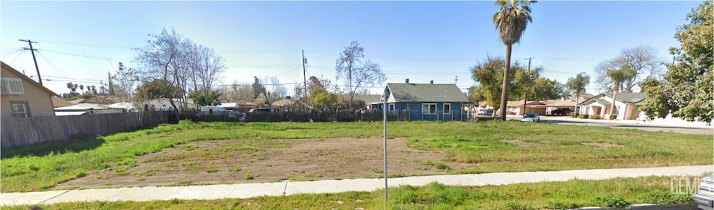 903 8th St, Wasco, CA 93280