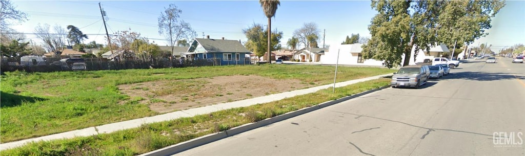 903 8th St, Wasco, CA 93280