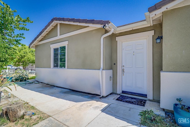 615 Welch Ave, Bakersfield, CA 93307 - entrance to property with stucco siding