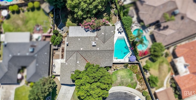 2708 Oak Bush Ct, Bakersfield, CA 93311 - drone / aerial view of a pool area