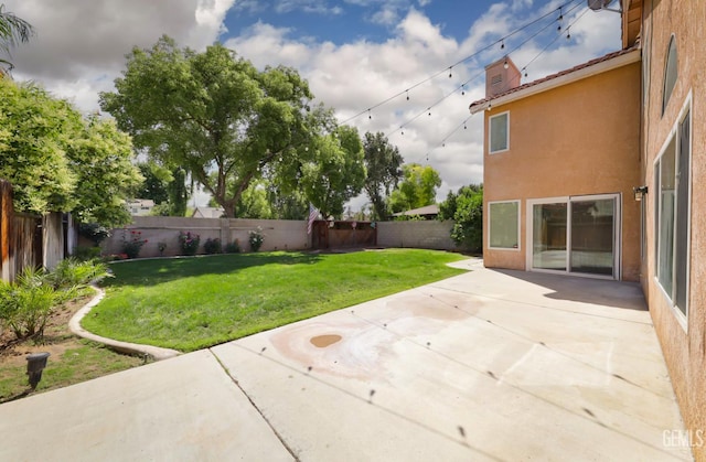 6008 Alderpointe St, Bakersfield, CA 93313 - view of yard with a patio