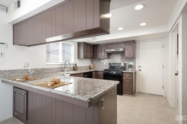 6008 Alderpointe St, Bakersfield, CA 93313 - kitchen featuring black appliances, under cabinet range hood, a peninsula, crown molding, and tasteful backsplash