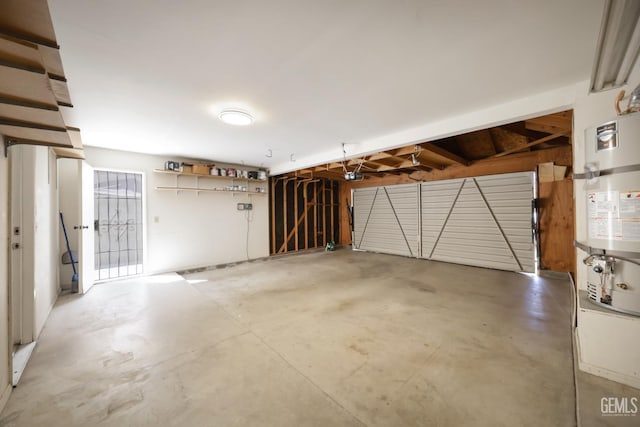 6008 Alderpointe St, Bakersfield, CA 93313 - view of garage