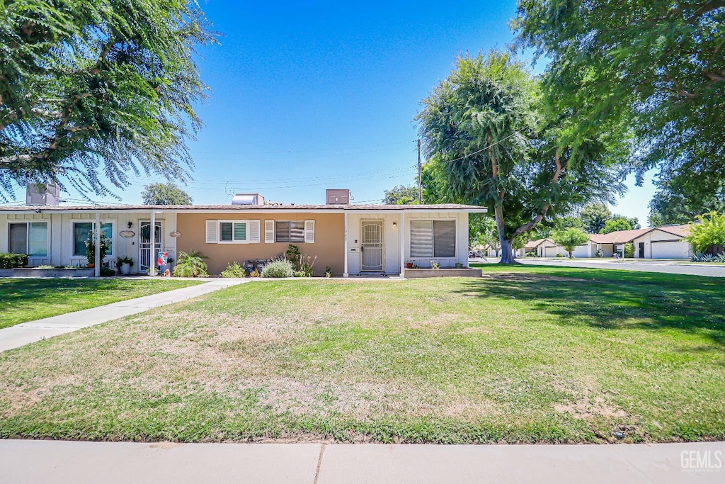 1306 Thunderbird St, Bakersfield, CA 93309 - photo 1