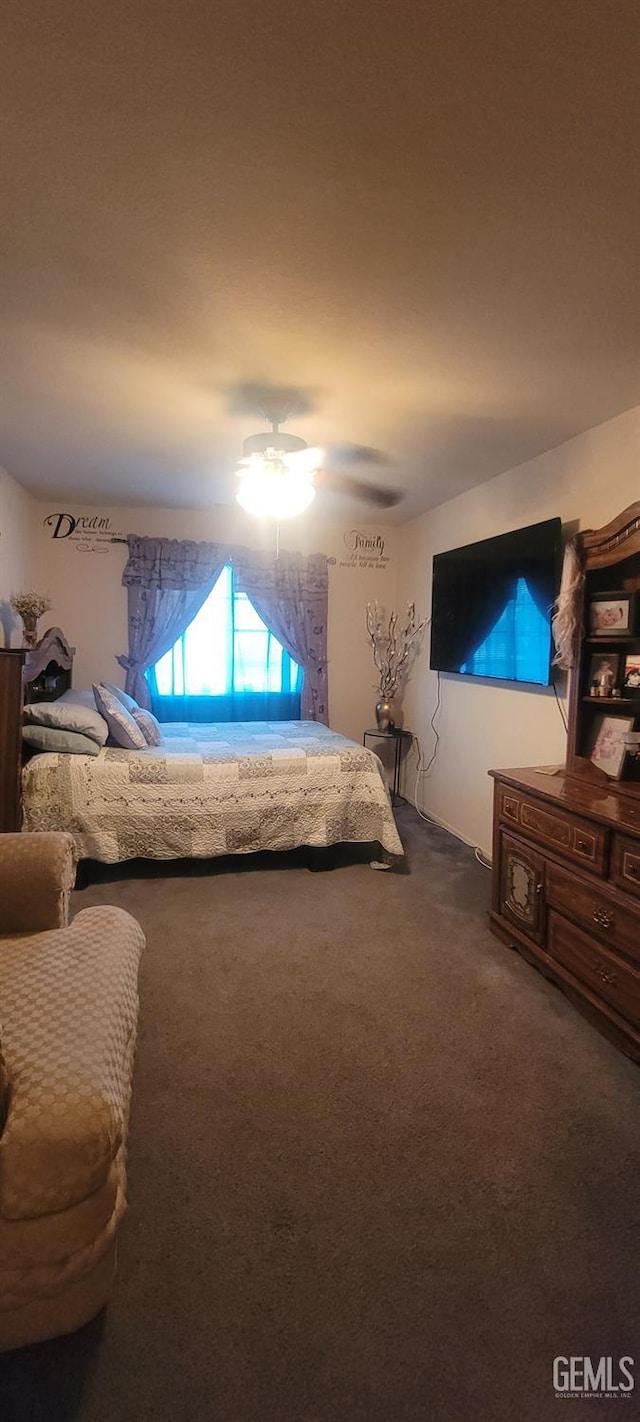 bedroom featuring carpet flooring and ceiling fan