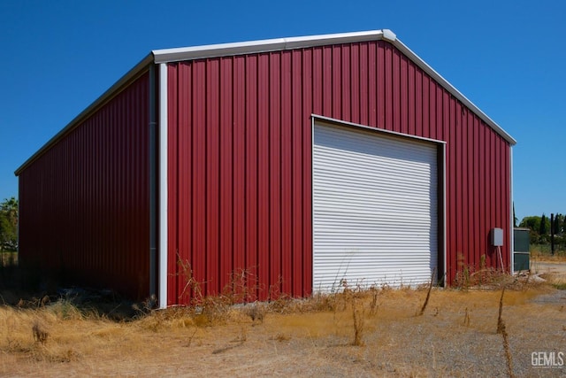 view of detached garage