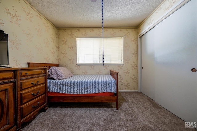 4508 Glengary Pl, Bakersfield, CA 93313 - carpeted bedroom featuring a textured ceiling and wallpapered walls