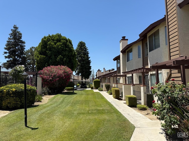 4600 Beechwood St Unit 135, Bakersfield, CA 93309 - surrounding community featuring a residential view