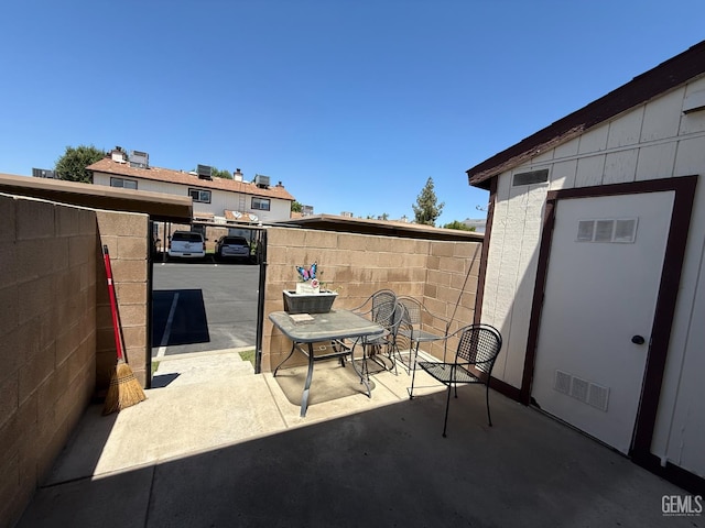 4600 Beechwood St Unit 135, Bakersfield, CA 93309 - view of patio with outdoor dining space