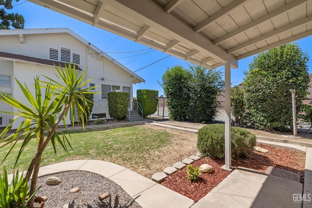 2310 B St, Bakersfield, CA 93301 - view of grassy yard