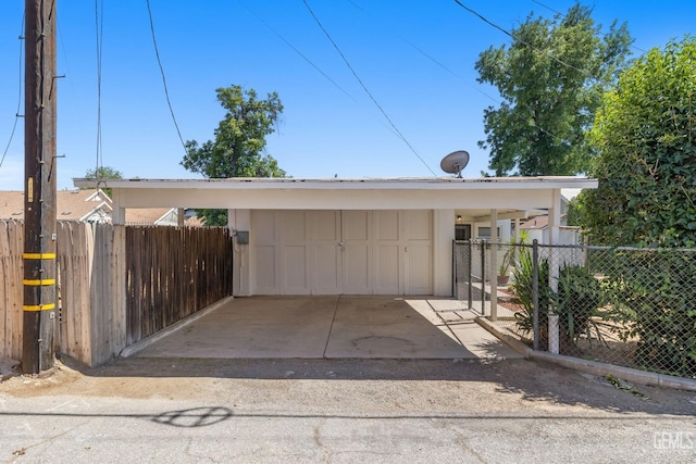 2310 B St, Bakersfield, CA 93301 - view of garage
