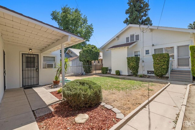 2310 B St, Bakersfield, CA 93301 - view of side of home