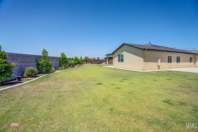 802 Barre Ct, Bakersfield, CA 93314 - view of fenced backyard