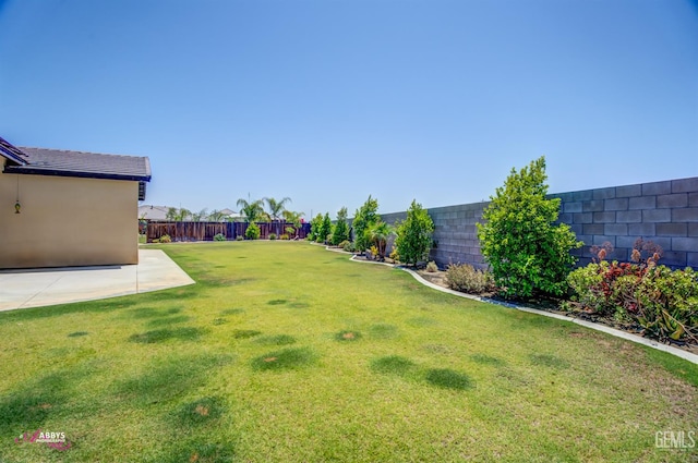 802 Barre Ct, Bakersfield, CA 93314 - fenced backyard featuring a patio