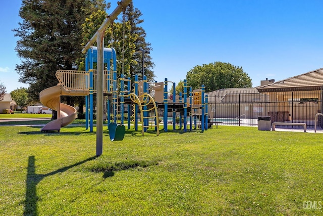 5000 Rogue Water Ct, Bakersfield, CA 93313 - community play area with a yard
