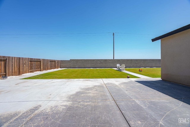 1215 Brookline Ln, Bakersfield, CA 93314 - view of patio / terrace