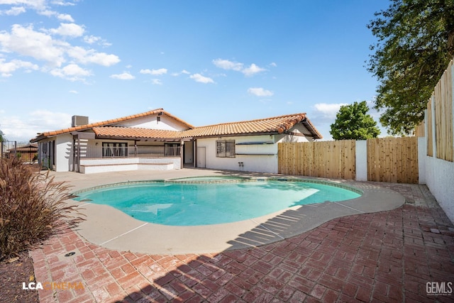 1109 Bell Ave, Taft, CA 93268 - view of pool with a patio area