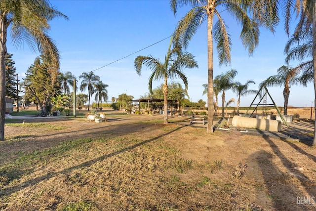 253 E Mckee Rd, Bakersfield, CA 93307 - view of yard