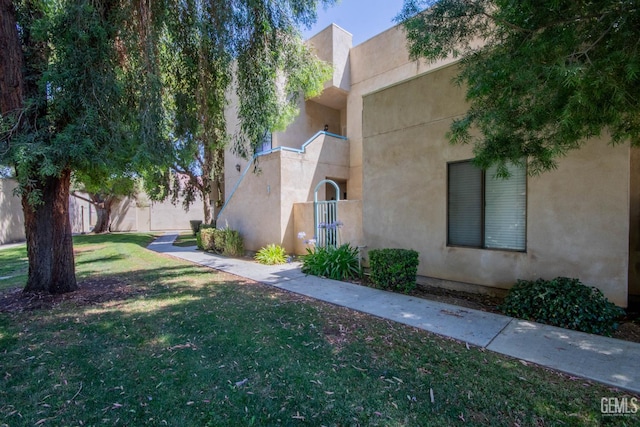 14500 Las Palmas Dr Unit 3, Bakersfield, CA 93306 - view of property's community with a yard