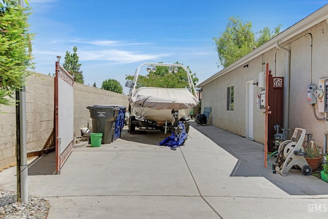 5510 Edge Water Ct, Bakersfield, CA 93312 - view of patio