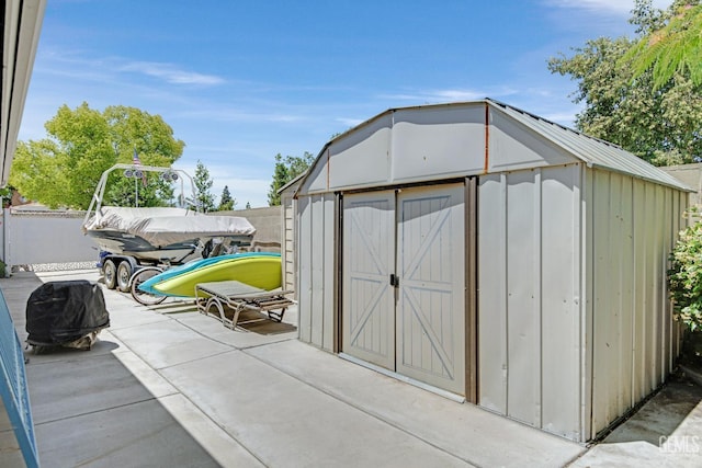 5510 Edge Water Ct, Bakersfield, CA 93312 - view of shed