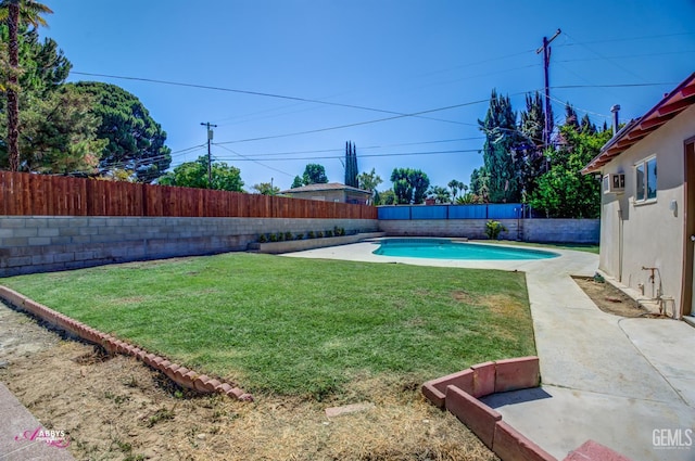 1825 Camino Primavera, Bakersfield, CA 93306 - view of fenced backyard
