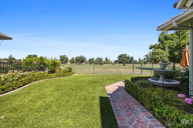 1904 Wedgemont Pl, Bakersfield, CA 93311 - view of yard