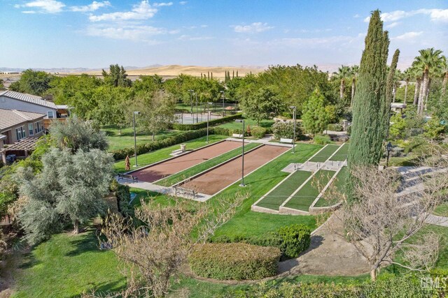9700 Kingsport Pl, Bakersfield, CA 93306 - surrounding community featuring a bocce ball area