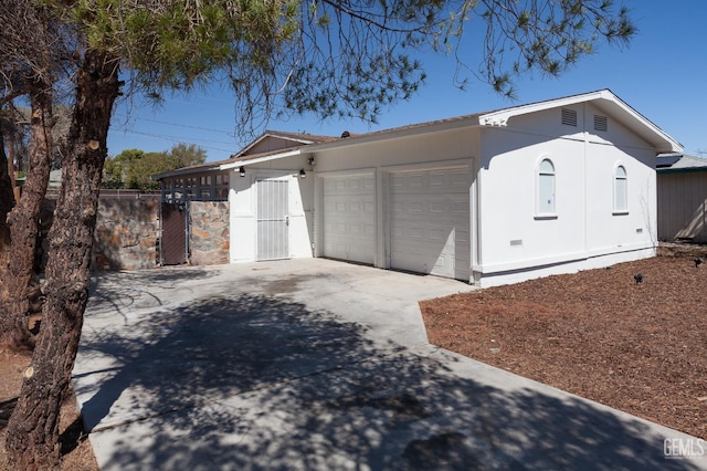 217 S American St, Ridgecrest, CA 93555 - photo 2