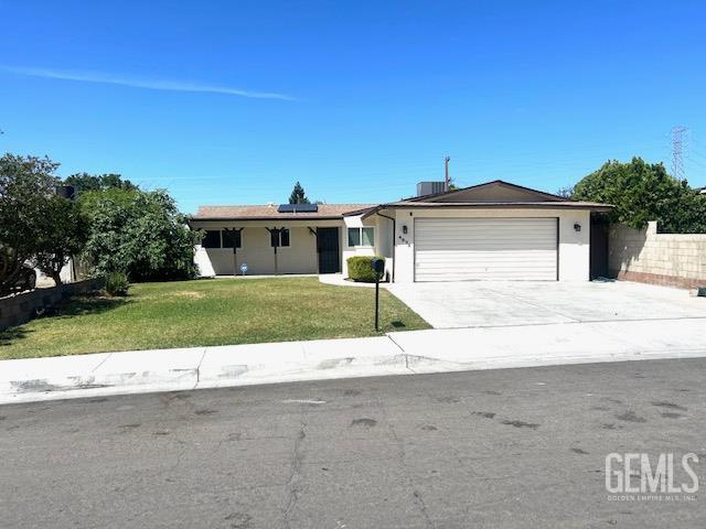 4871 Birdie Ln, Bakersfield, CA 93308 - photo 1