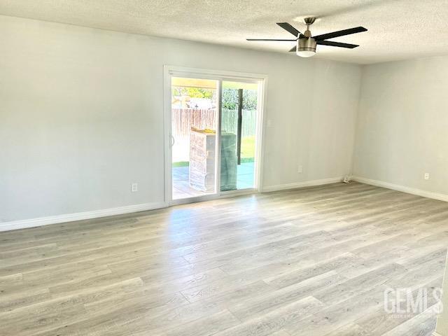 4871 Birdie Ln, Bakersfield, CA 93308 - photo 8
