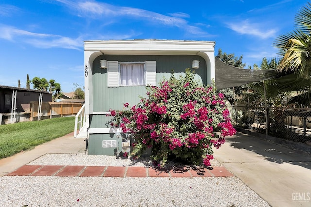 11640 Comanche Dr Unit 30, Arvin, CA 93203 - photo 2