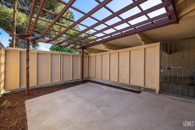 2848 Summit Cir, Bakersfield, CA 93306 - view of patio / terrace