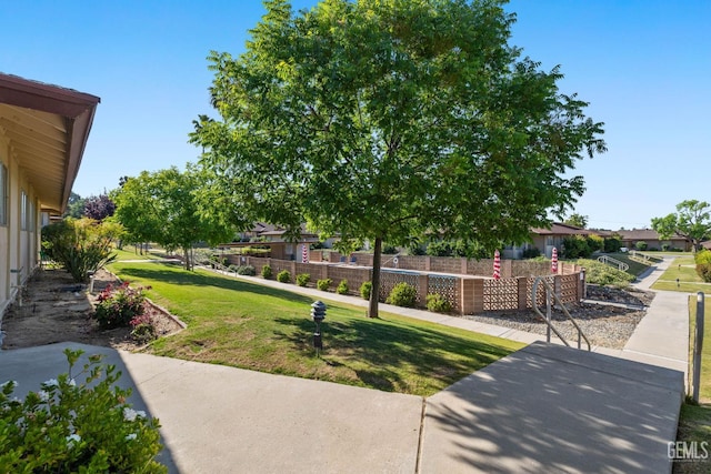 2848 Summit Cir, Bakersfield, CA 93306 - view of yard
